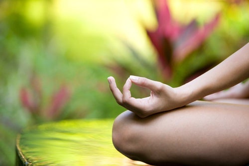 5 prácticas de yoga para combatir el estrés