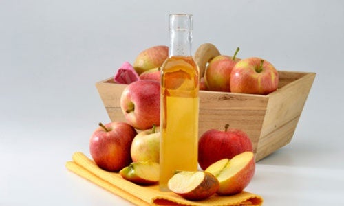 Beneficios-del-vinagre-de-manzana-para-el-cabello