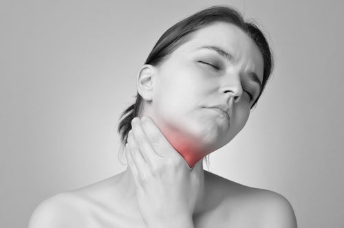 Mujer con primeros síntomas de hipotiroidismo