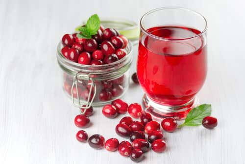 Suco de cranberry para combater infecções do trato urinário