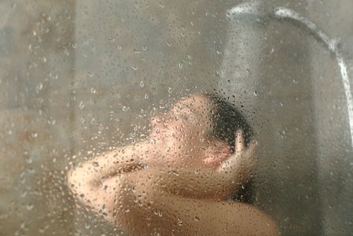 8 errores que cometemos en la ducha todos los días