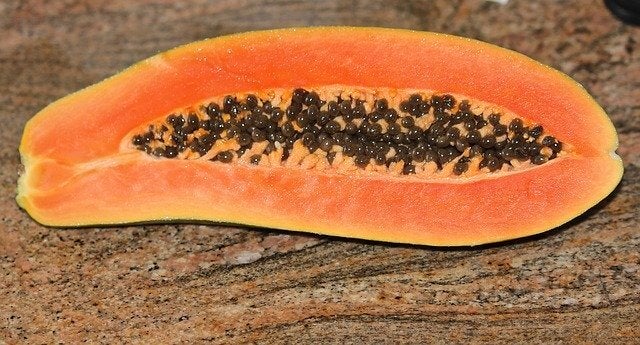 Il frullato di papaia è una delle migliori bevande naturali per la gastrite.