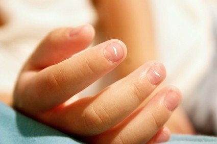 Resultado de imagen para manchas blancas en las uñas
