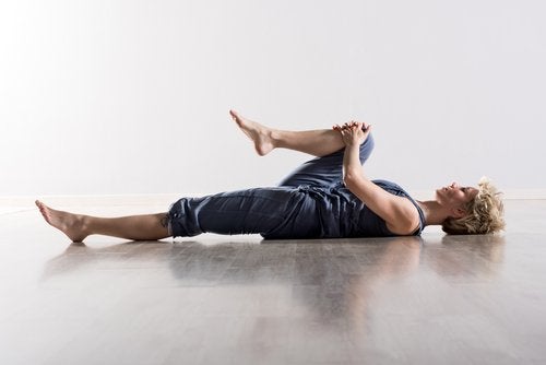 7 estiramientos para aliviar el dolor de espalda