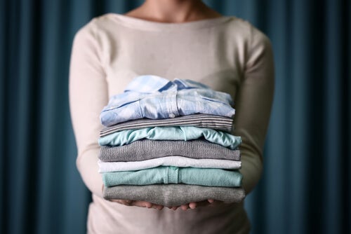 4 ideas para renovar las prendas de vestir que ya no usas