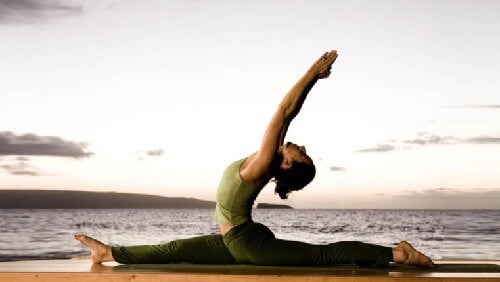 ¿Sabías que cuando practicas yoga quemas calorías"