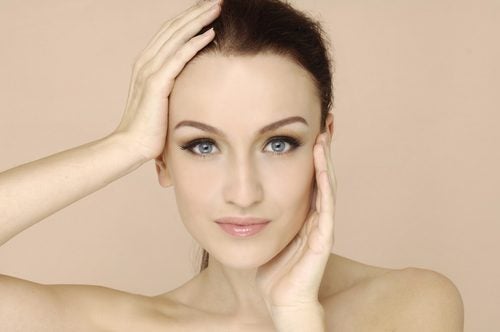 6 síntomas de la falta de vitaminas que pueden leerse en el rostro