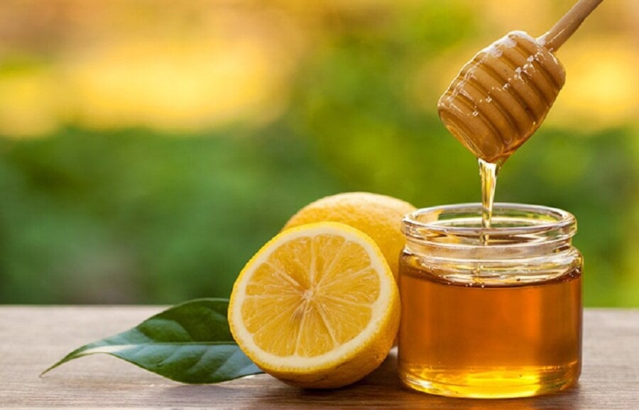 Cómo preparar 5 remedios con miel de abejas para mejorar tu salud