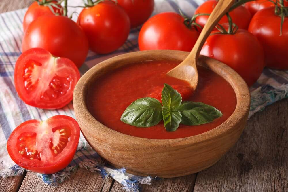 Por qué deberíamos comer salsa de tomate casera cada día