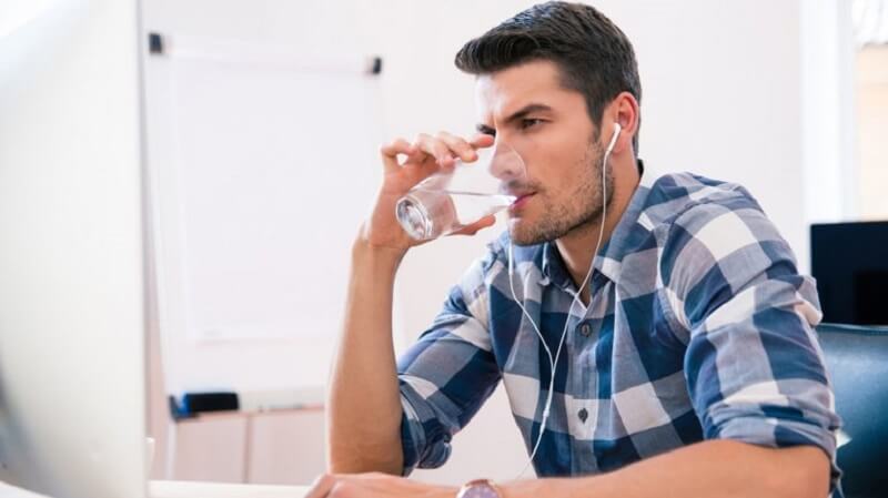 7 maneras de tomar más agua