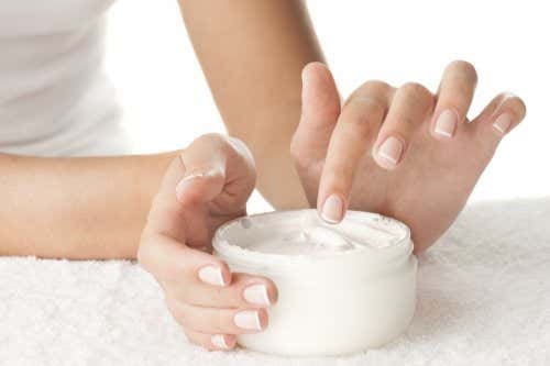Creme corporal com vitaminas importantes para a saúde da pele