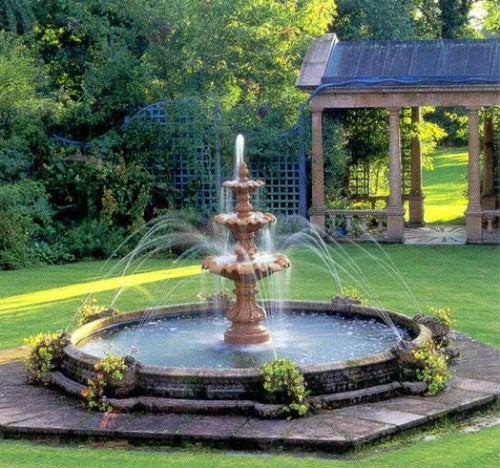Fuentes de agua: 6 ideas para decorar tu jardín