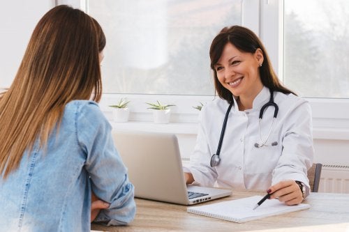 La importancia de visitar periódicamente al médico — Mejor con Salud