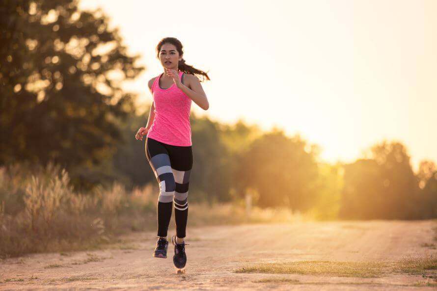 Correr é um dos esportes que oferecem vários benefícios para a saúde